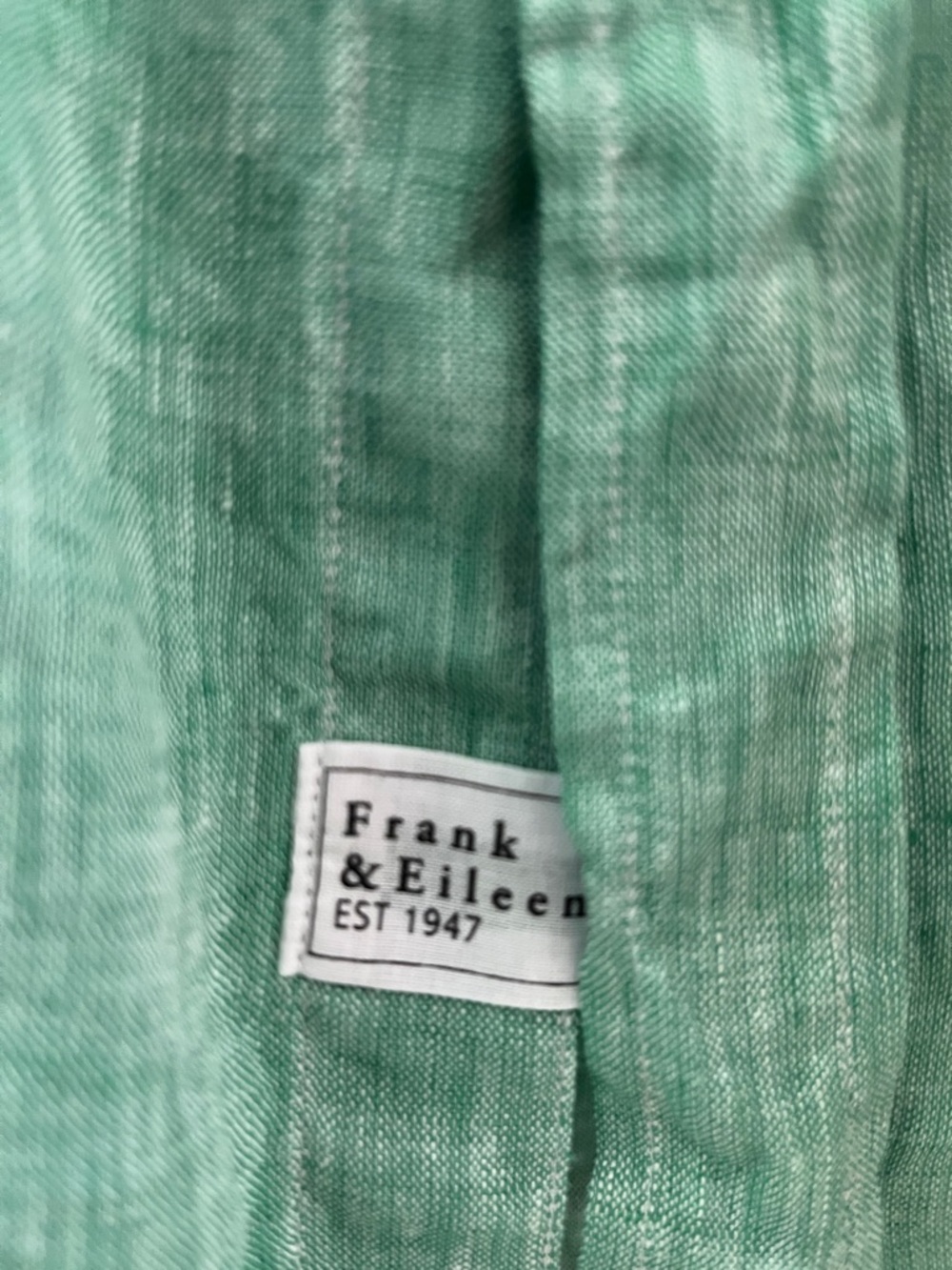 Frank & Eileen Linen Button-Down Shirt in bright spring green - Picture 3 of 5